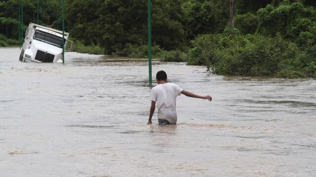 Inundaciones en Guerrero. Suspensión de clases.