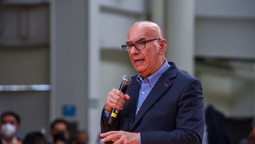 Dante Delgado confirma cáncer de estómago y está bajo tratamiento