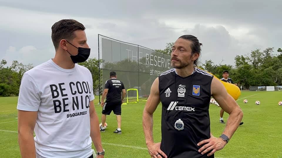 Florian Thauvin y Giber Becerra
