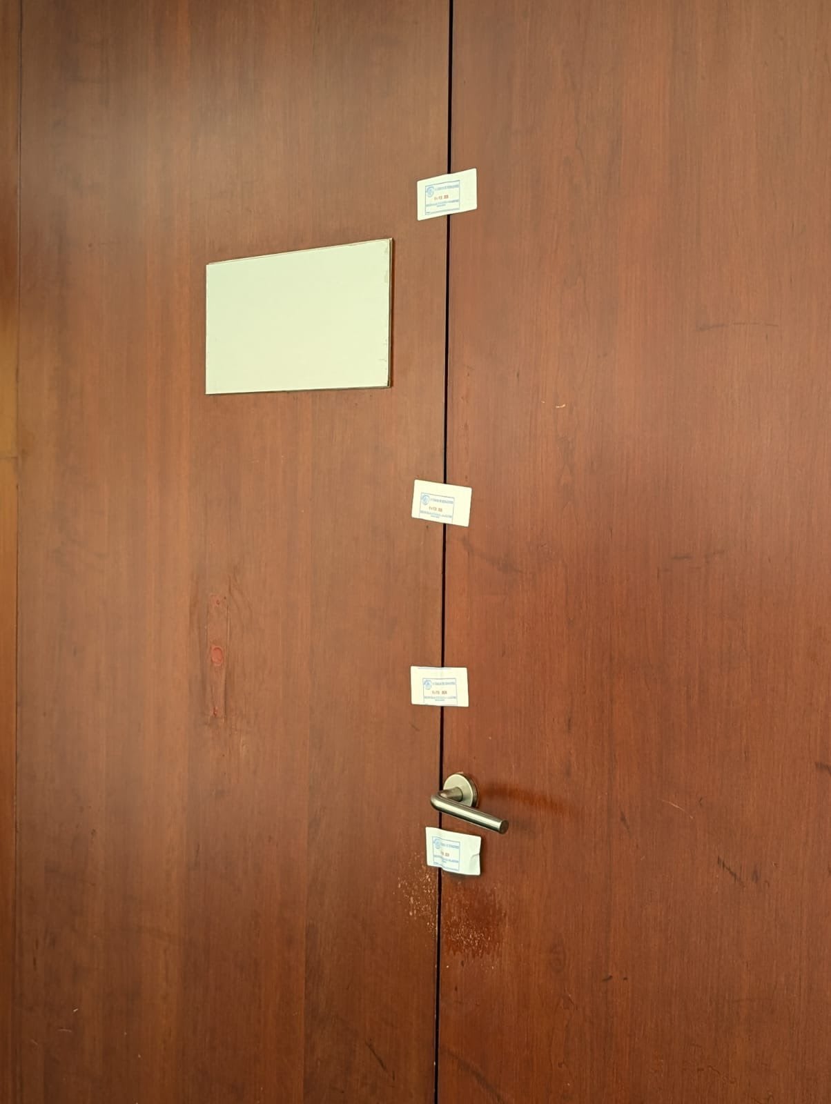 Sellos en el salón de belleza de la Cámara de Senadores.