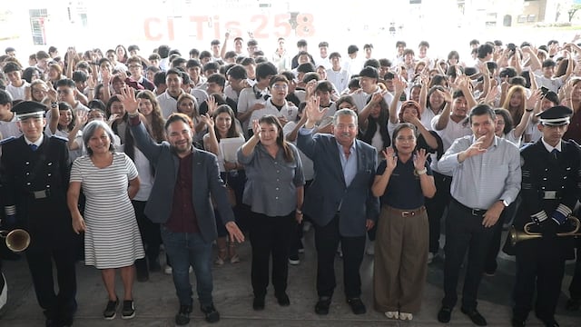 José Antonio Quiroga llama a jóvenes de Escobedo a aprovechar oportunidades