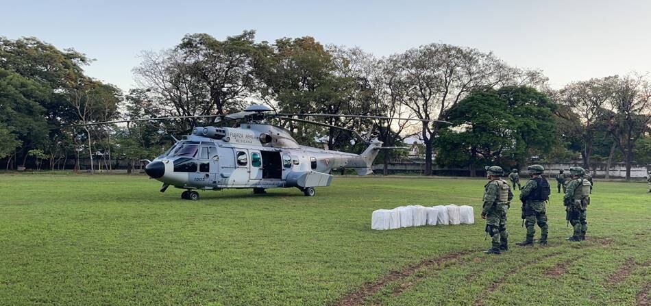 Incautan avioneta con 246 kg de cocaína/ Sedena