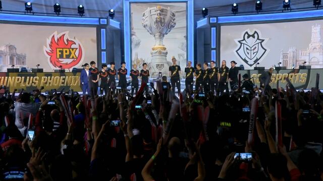 Funplus Phoenix y G2 Esports en la final del Mundial de League of Legends