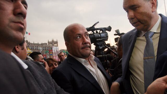 Enrique Alfaro, gobernador de Jalisco, solicitó licencia a la Sedena para portar armas