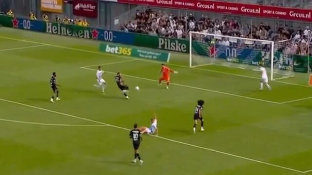 Santiago Giménez sorprende a todos al meter sensacional doblete con el Feyenoord