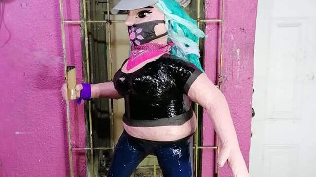 Piñata "La reinota"