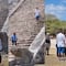 VIDEO: Turista se sube a pirámide Kukulkán en Chichén Itzá y es insultado