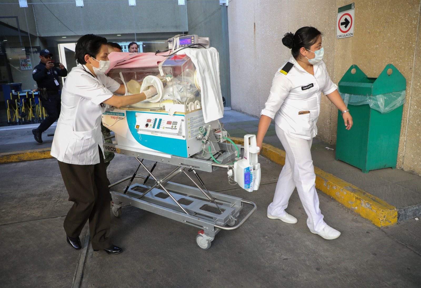 Continúan traslados de pacientes de IMSS Acapulco a CDMX