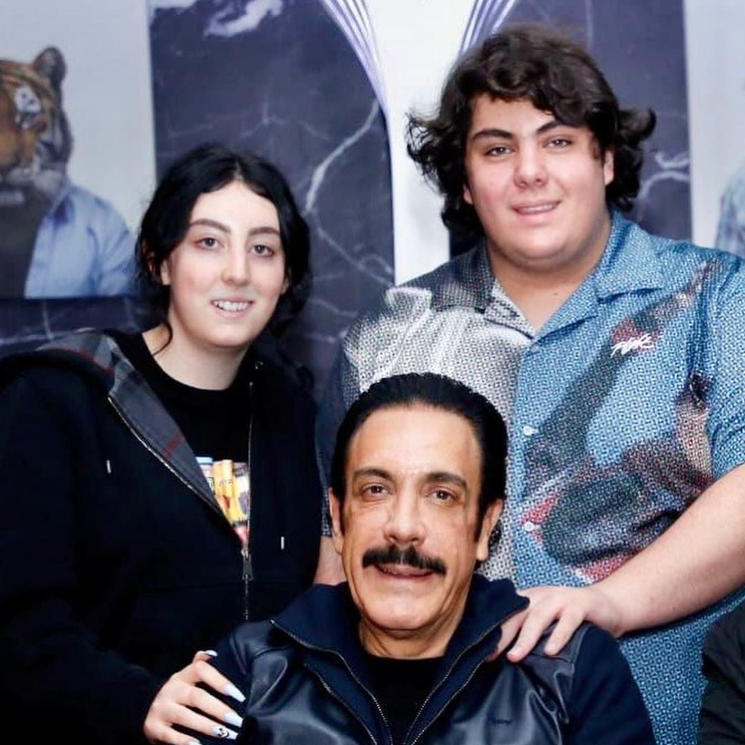 Omar Fayad, Vicky y Anuar