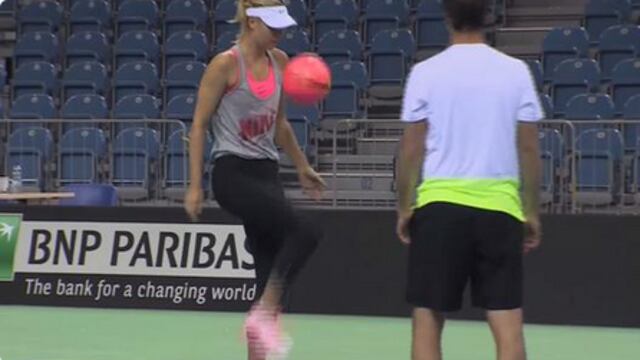 La tenista rusa demostró la habilidad y clase que algunos jugadores de la Liga Mx, se olvidan de mostrar dentro de la cancha.