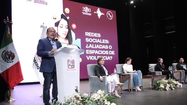 Escobedo reafirma compromiso con las mujeres con diálogo sobre redes sociales