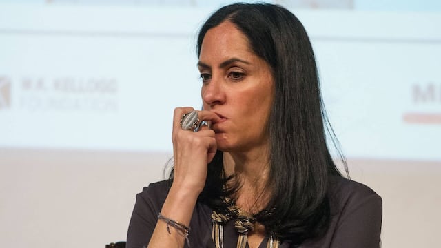 Lía Limón. Derroche en viajes.