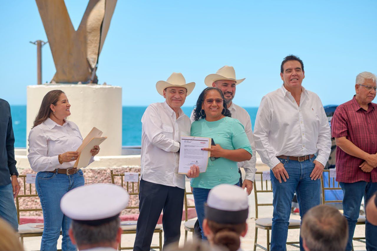 Alfonso Durazo entrega más de 300 motores a pescadores de Sonora para modernizar flota ribereña.