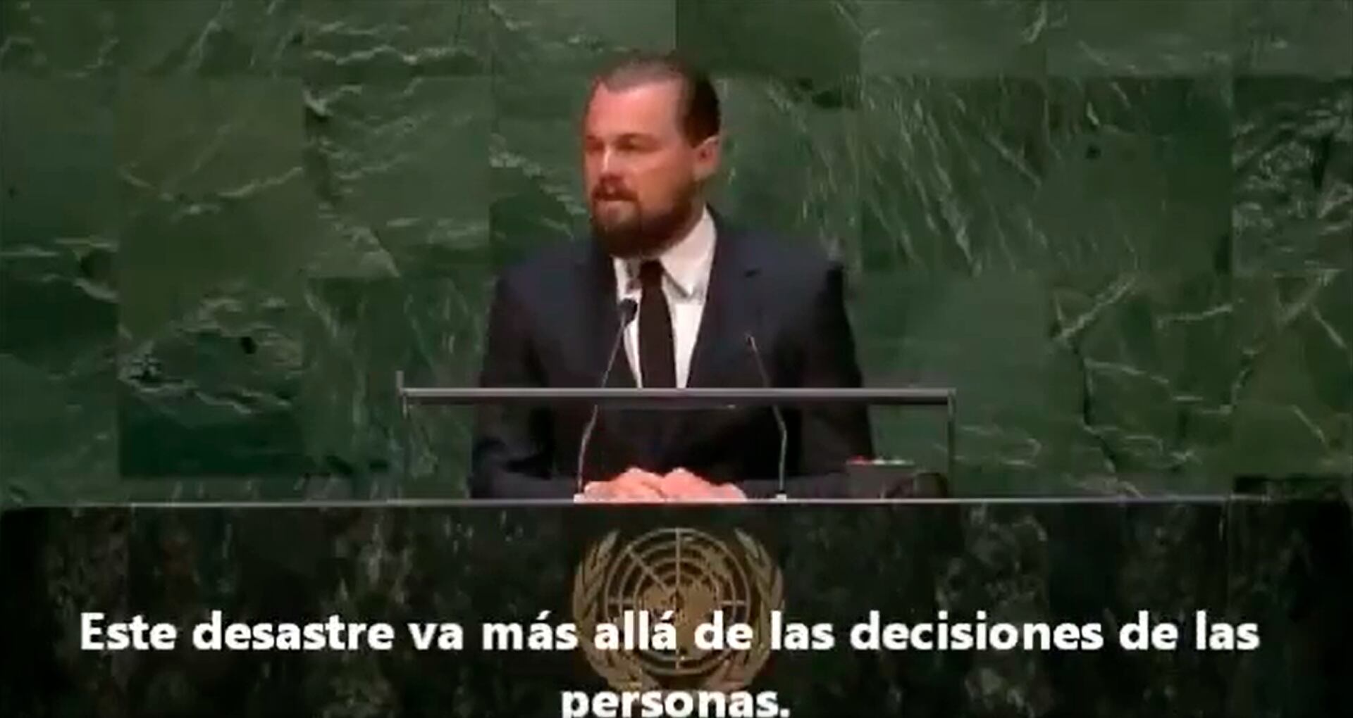 Captura de video del discurso de Leonardo DiCaprio ante la asamblea de la ONU en 2015 por el cambio climático