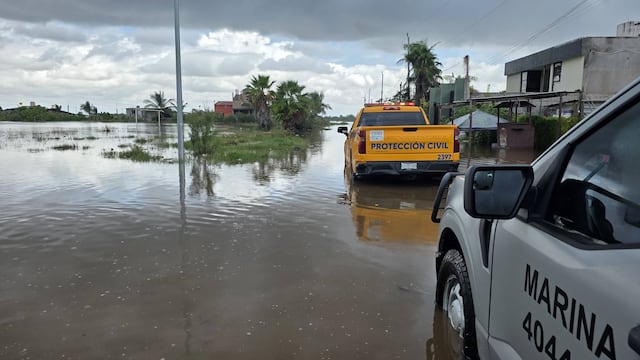 Huracán Polo provoca marea alta e inundaciones en Navolato