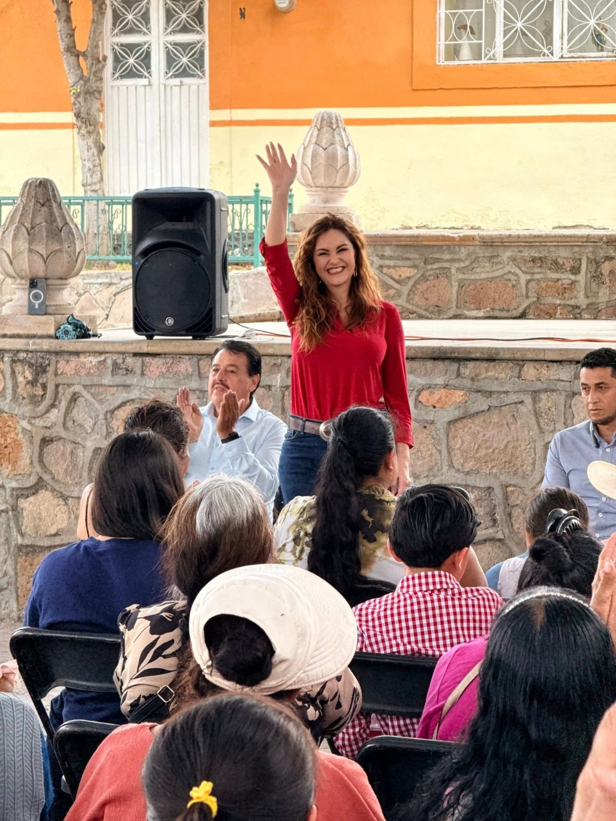 Senadora Geovanna Bañuelos combate coyotaje agrícola y defiende a productores de frijol en Zacatecas.