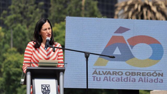 Lía Limón hace Guardia de honor