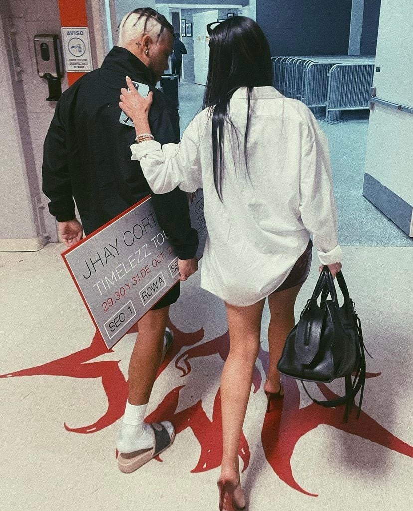 Mia Khalifa y Jhay Cortez