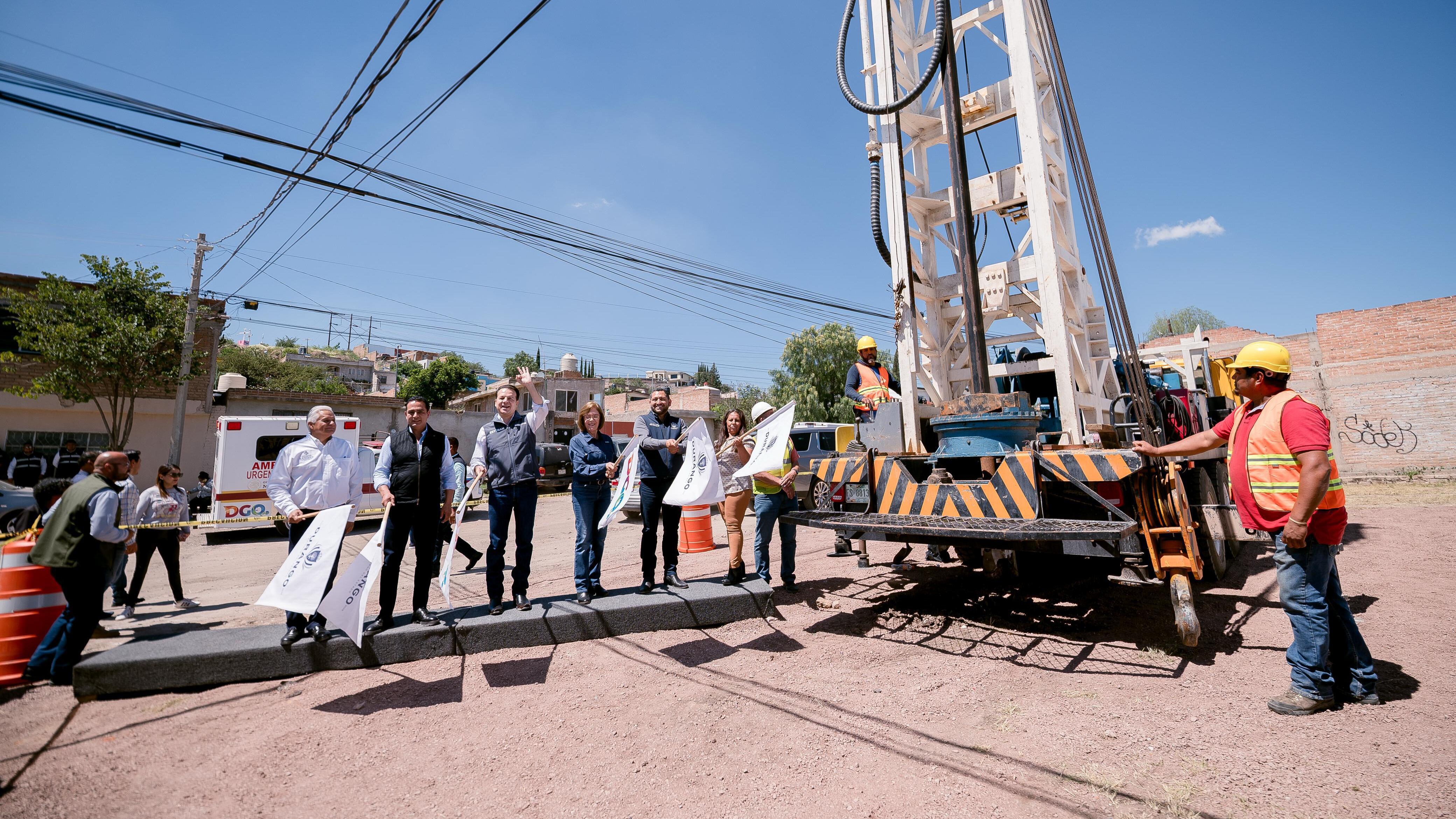 Esteban Villegas y Toño Ochoa inician obra para llevar agua a 40 mil habitantes en Durango
