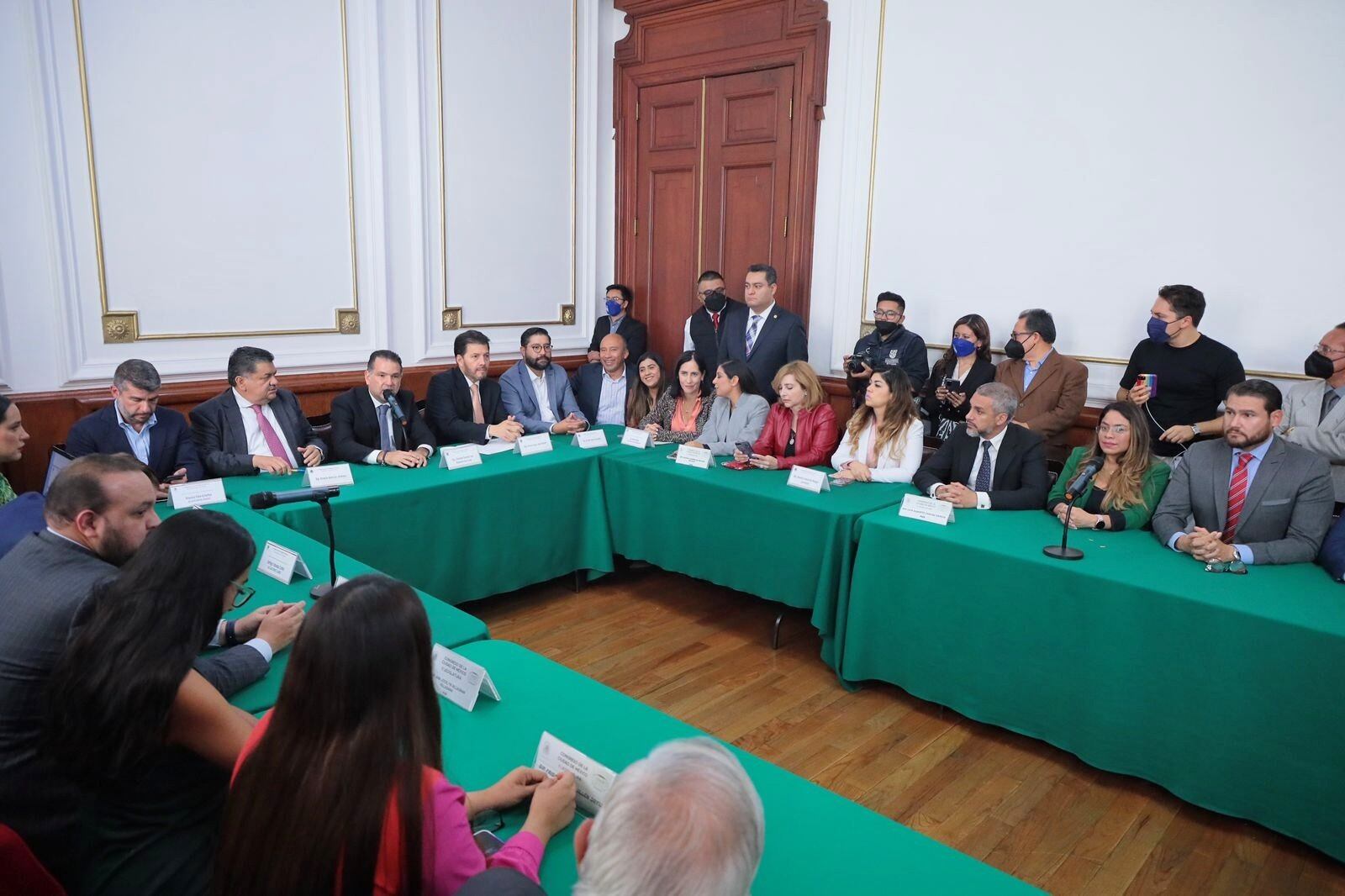 Alcaldes de oposición