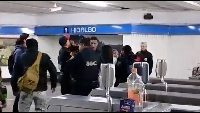 Policías de la CDMX se pelearon con vendedores ambulantes