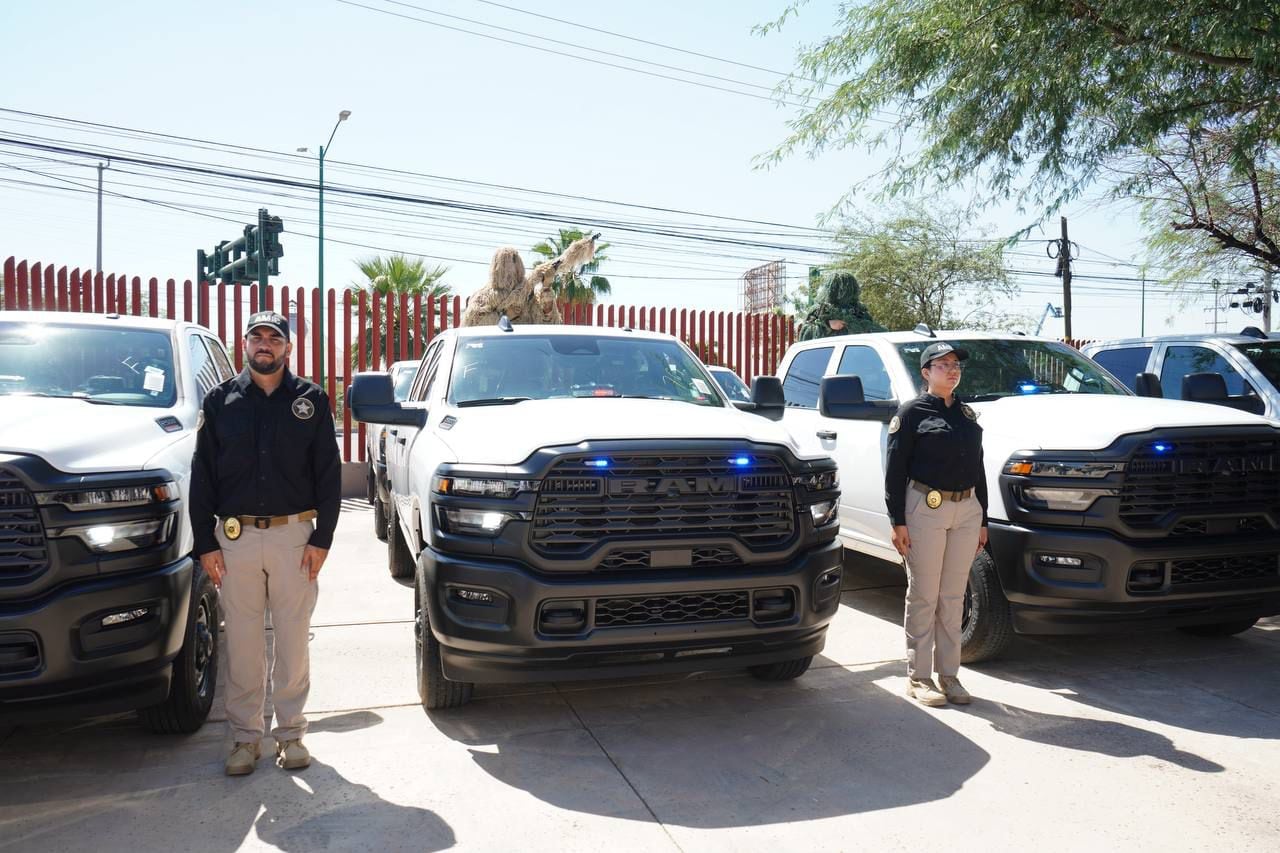 Alfonso Durazo entrega equipamiento y estímulos económicos a FGJE.