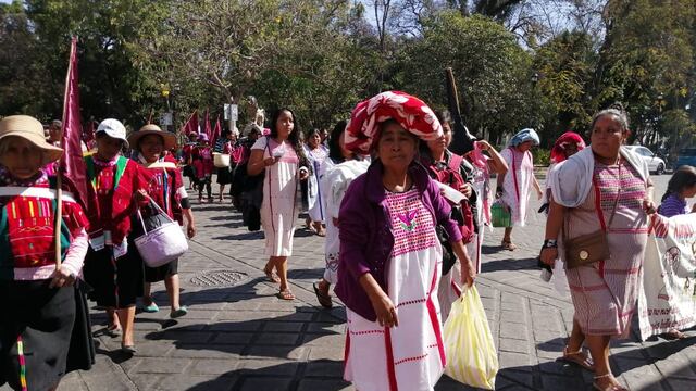 Cientos de mujeres participaron en la marcha