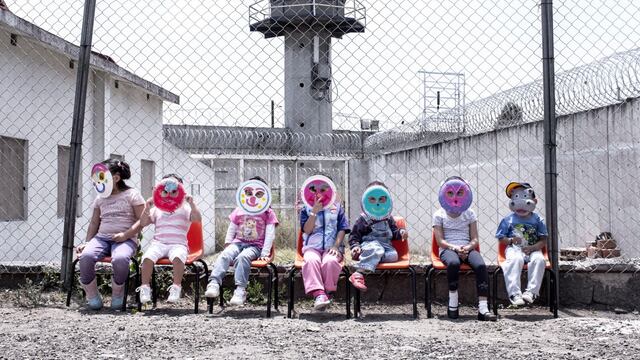 Niñas y niños que viven con sus mamás en prisiones.