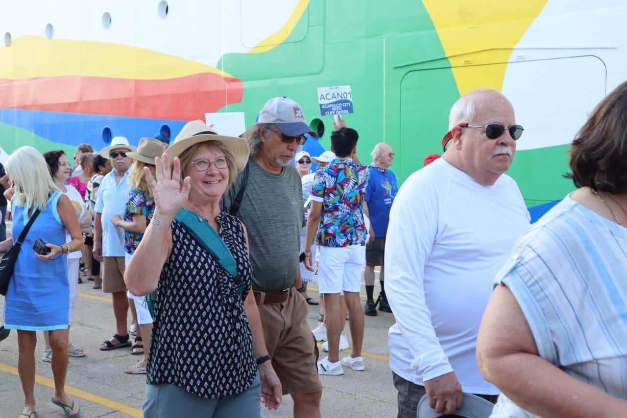 Llega el crucero Norwegian Encore al puerto de Acapulco, uno de los más grandes de los últimos 10 años