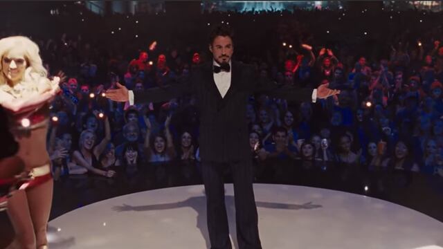 Robert Downey Jr. como Tony Rtark