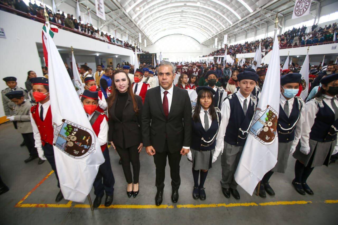 Fernando Vilchis presenta himno de Ecatepec