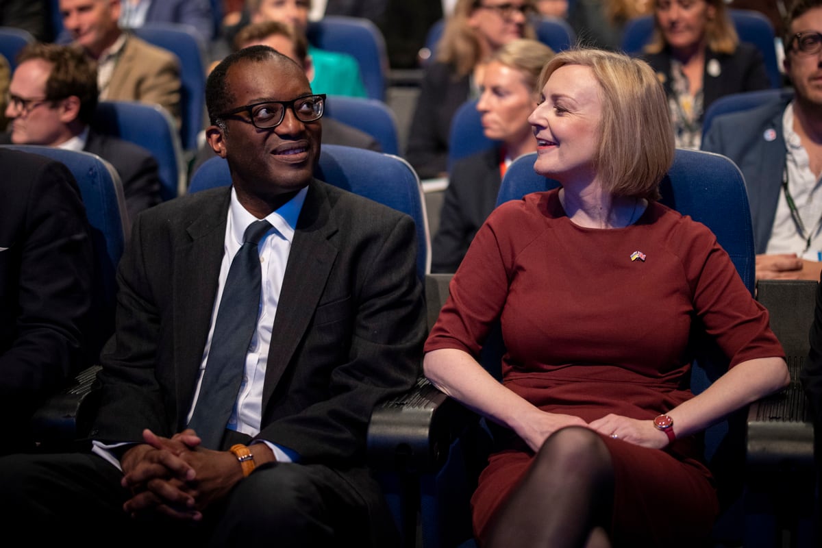 Primera ministra Liz Truss sacrifica a Kwasi Kwarteng