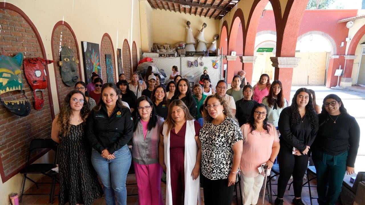 Ricardo Gallardo refuerza apoyo a mujeres con jornadas en Villa de Pozos y Mexquitic