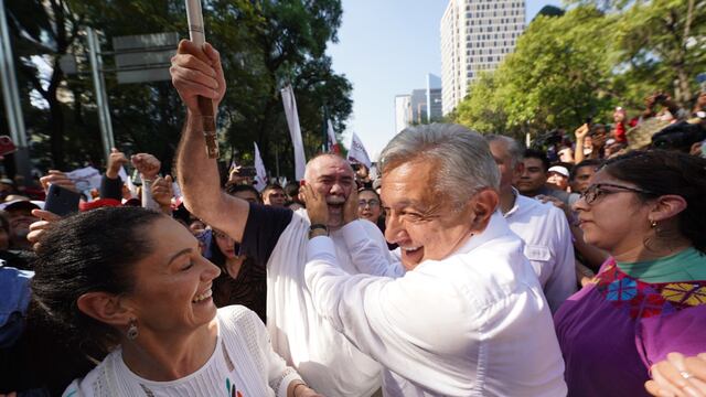 AMLO, Claudia Sheinbaum y Jesús Ochoa en la marcha del 27 de noviembre