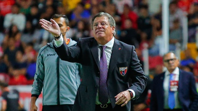 Miguel Herrera no quedó satisfecho con el trabajo del arbitraje en el Necaxa vs Atlante