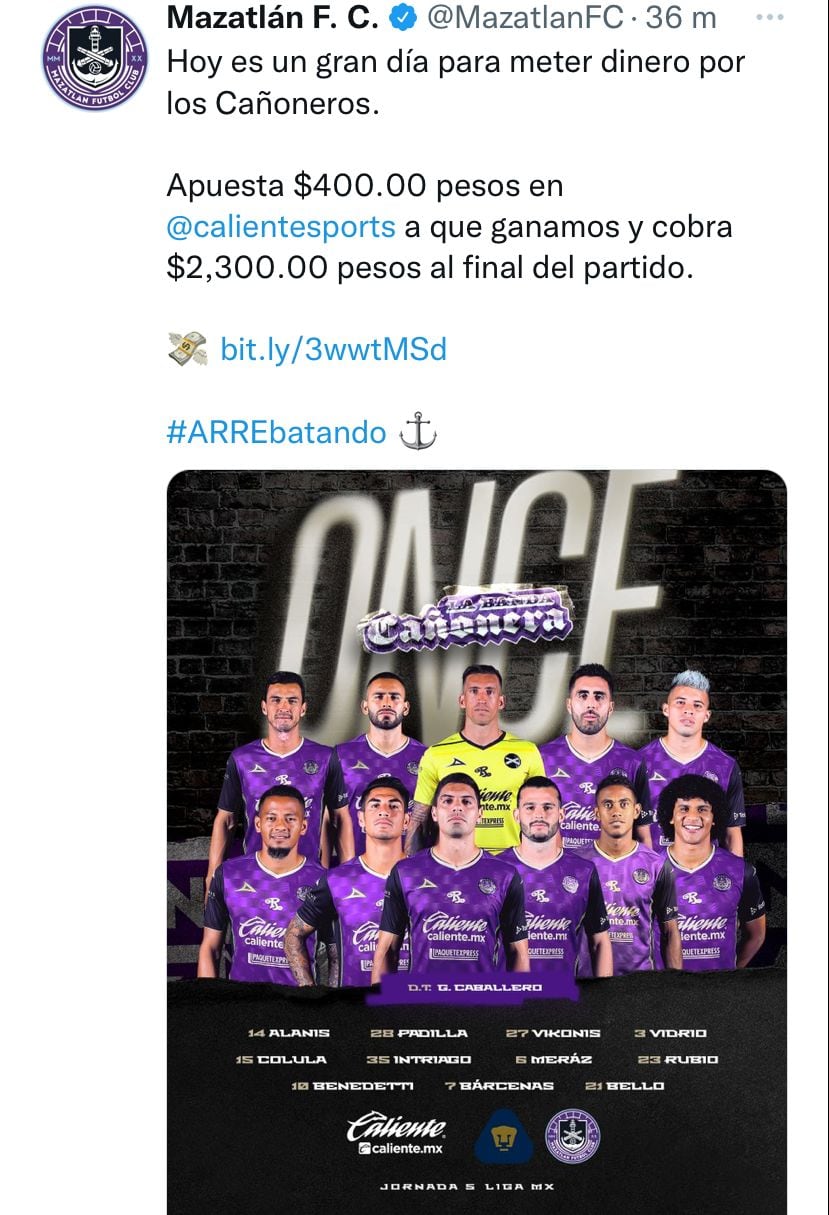 Así salta el Mazatlán FC ante el Club Pumas en la cancha del Estadio Olímpico Universitario.