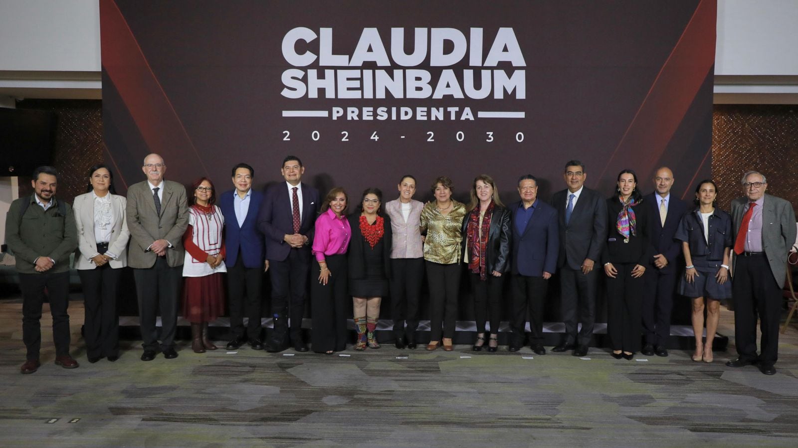 Julio Menchaca presenta 9 proyectos estratégicos a Claudia Sheinbaum