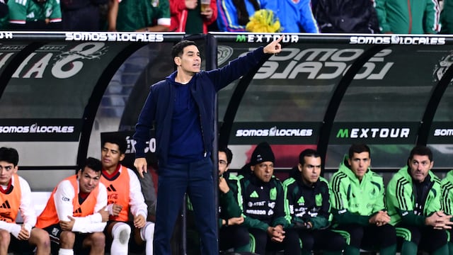 Rafa Márquez hace 11 cambios en el XI de México para enfrentar a Perú.