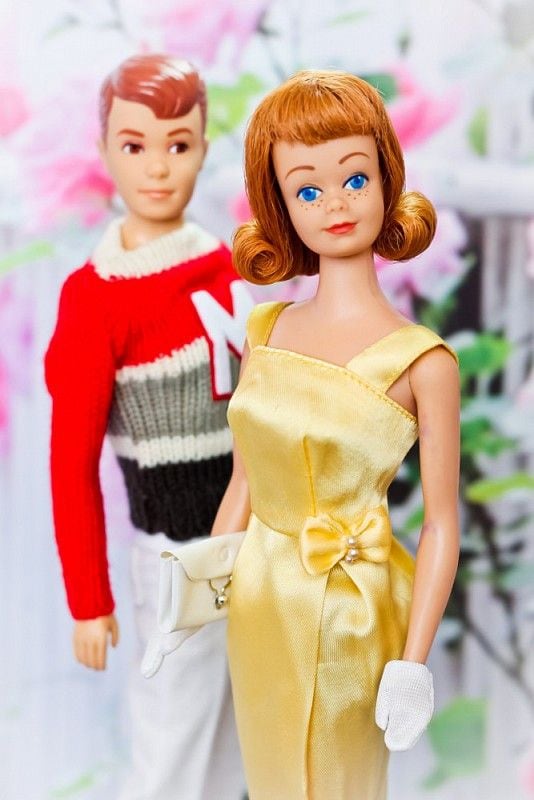 Allan y Midge en tráiler de Barbie: ¿Quiénes son los antiguos muñecos descontinuados que aparecen?