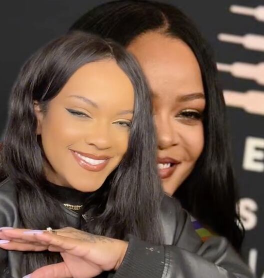 Priscila Beatrice se tatuó la mano como Rihanna.