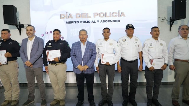 Reconocen a policías de Escobedo por su labor y trayectoria.
