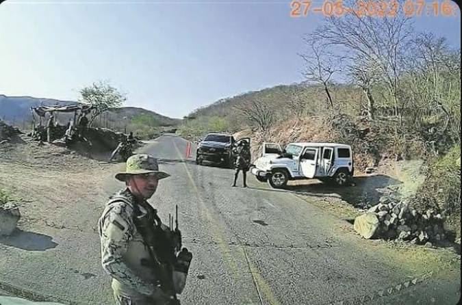 Retén en Badiraguato, Sinaloa