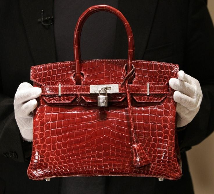 Aseguran que Edy Smol carga con bolso Hermès Birkin usado de 12 millones de pesos