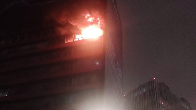 Se registra incendio en edificio de la colonia Roma, en CDMX
