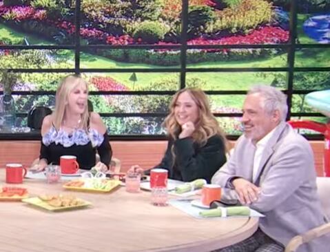 Shanik Berman y Andrea Legarreta debaten sobre a que huele Gabriel Soto
