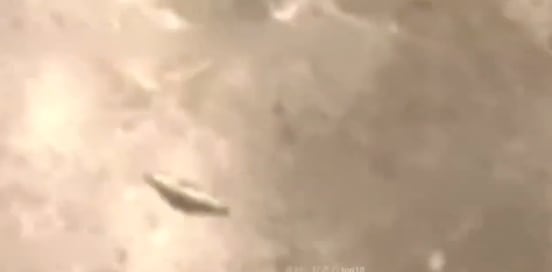 ¿OVNI en la Luna? Jaime Maussan muestra esta evidencia (VIDEO)