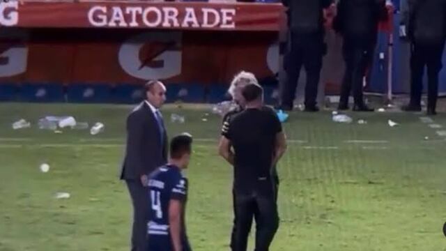 Paco Ramírez, técnico del Celaya golpea a Norberto Scoponni, auxiliar del Atlético Morelia