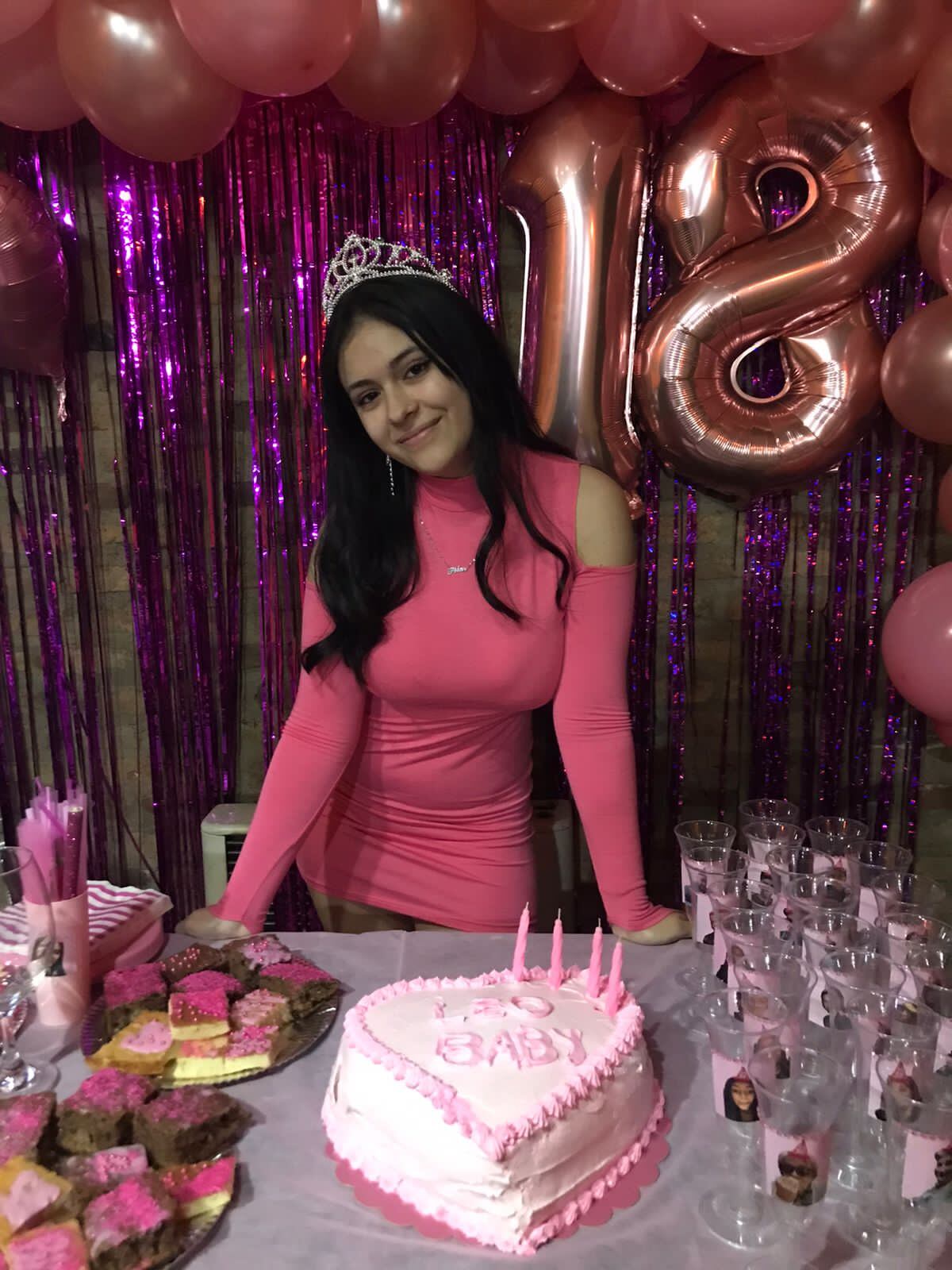 Joven organiza fiesta de cumpleaños y nadie asiste