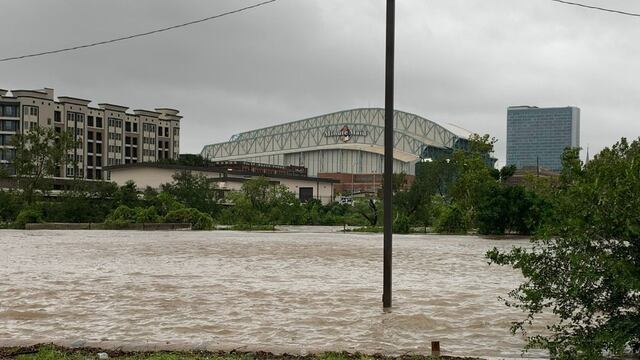 Beryl se degrada a tormenta tropical, deja 8 muertos en Texas