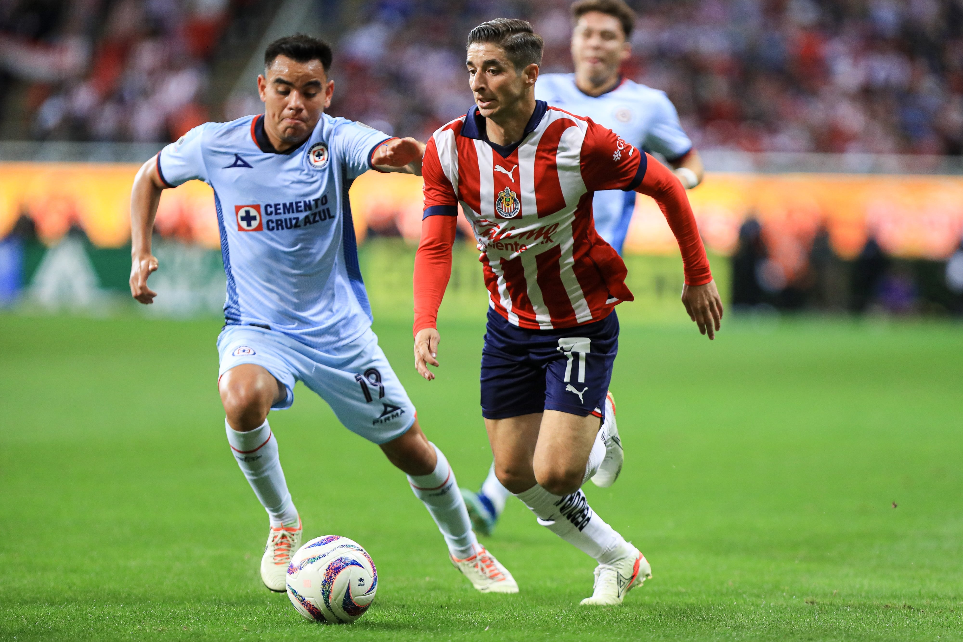 Club Chivas vs Cruz Azul.